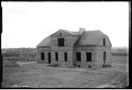 Narcyz Witczak-Witaczyński - Dom Narcyza Witczaka-Witaczyńskiego w stanie surowym (107-869-7)