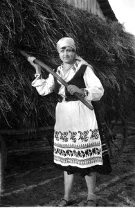 Narcyz Witczak-Witaczyński - Kobieta na wsi (107-1038-2)