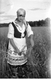 Narcyz Witczak-Witaczyński - Kobieta na wsi (107-1038-1)