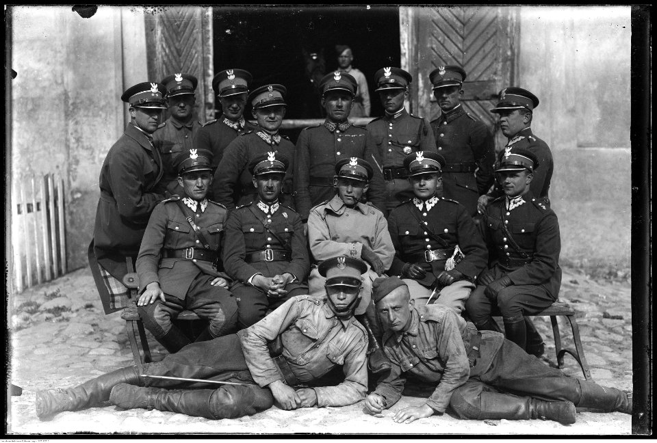 Narcyz Witczak-Witaczyński - Oficerowie 2 Szwadronu 1 Pułku Szwoleżerów w koszarach przy ulicy 29 Listopada w Warszawie (107-187-5)