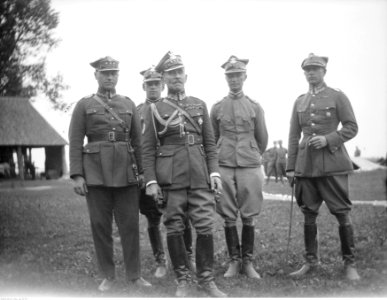 Narcyz Witczak-Witaczyński - Pobyt Szwadronu Przybocznego Prezydenta Rzeczypospolitej w rejonie Lasomina w związku z letnim wypasem koni (107-29-1)