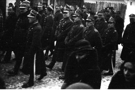 Narcyz Witczak-Witaczyński - Pogrzeb plutonowego Stanisława Seweryna z 1 Dywizjonu Żandarmerii (107-1104-12)