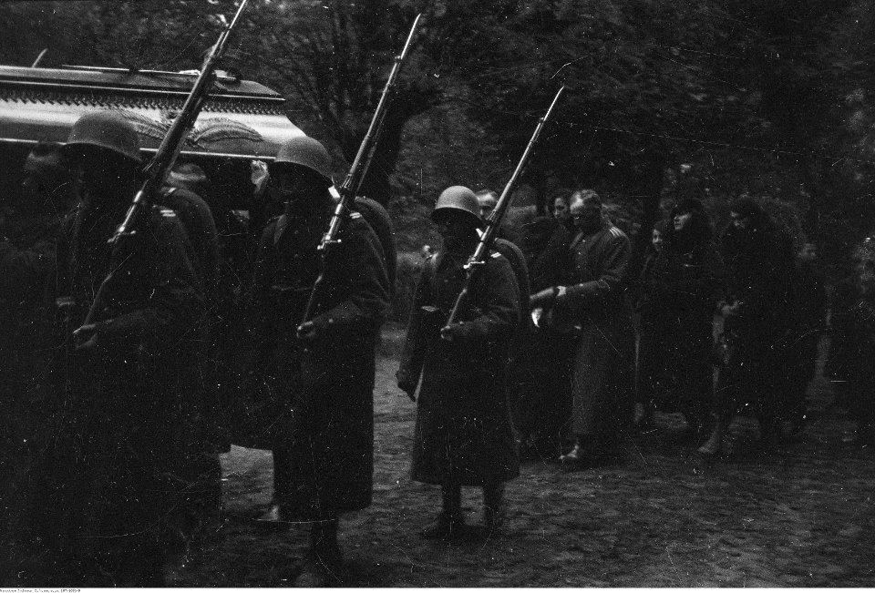 Narcyz Witczak-Witaczyński - Pogrzeb z udziałem wojska (107-1036-5)