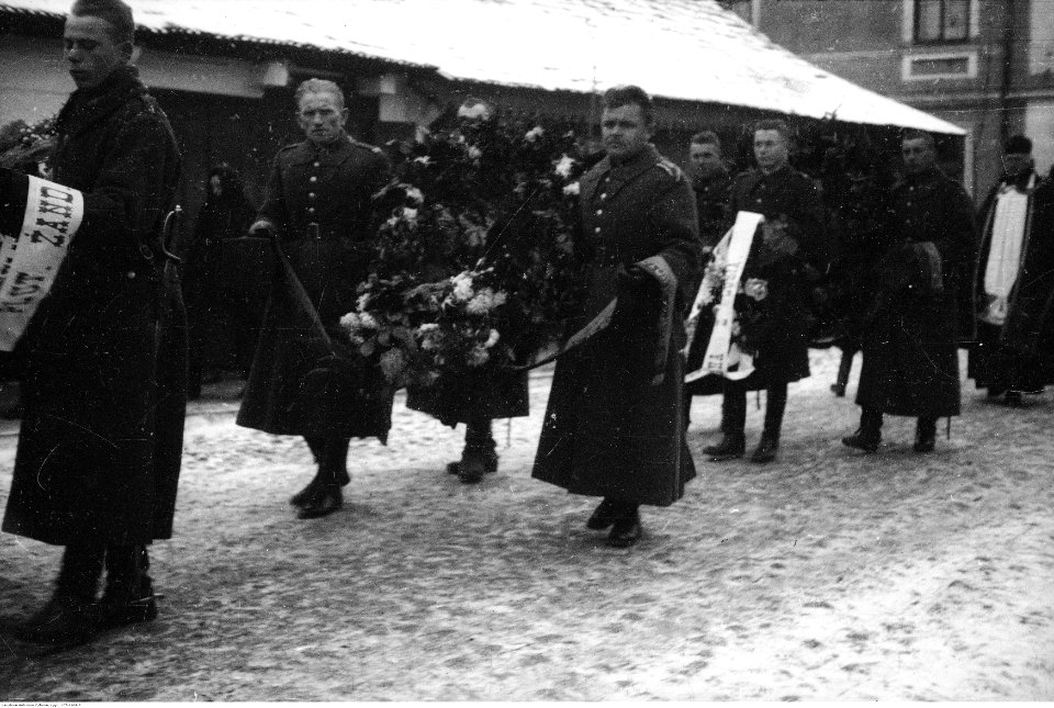 Narcyz Witczak-Witaczyński - Pogrzeb plutonowego Stanisława Seweryna z 1 Dywizjonu Żandarmerii (107-1104-3)