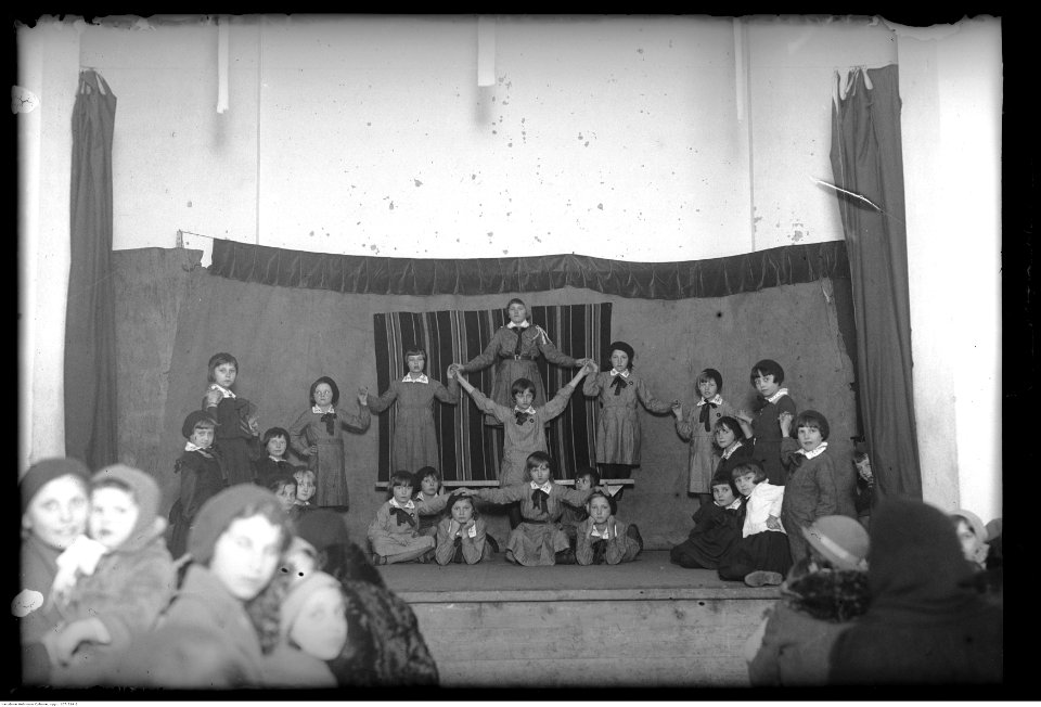 Narcyz Witczak-Witaczyński - Przedstawienie zuchów gromady „Bożęta” (107-714-2)