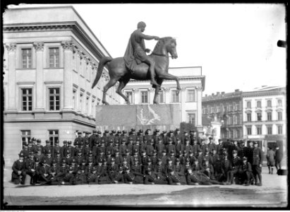 Narcyz Witczak-Witaczyński - Szkoła podoficerów 5 Pułku Piechoty Legionów na placu Marszałka Józefa Piłsudskiego w Warszawie (107-946-1)