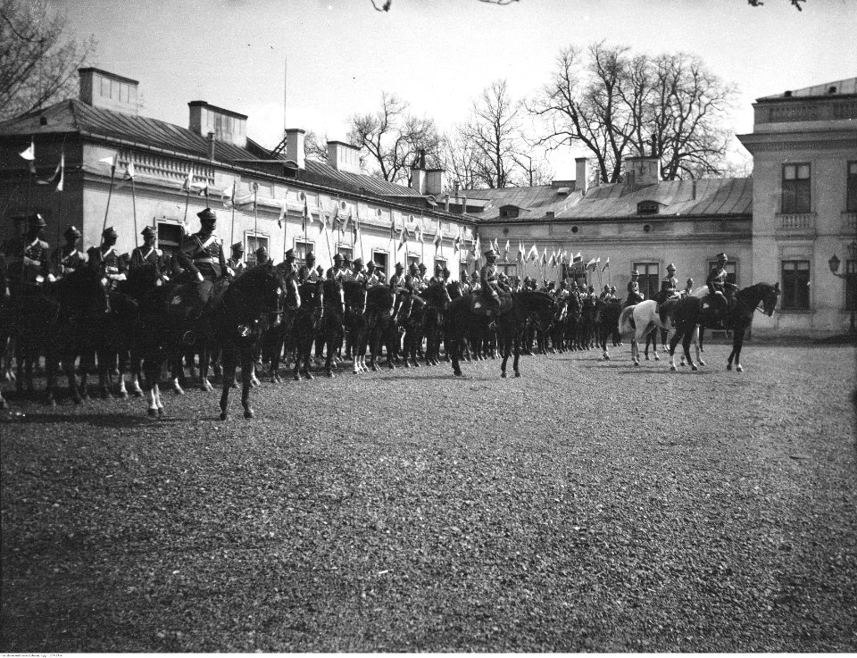 Narcyz Witczak-Witaczyński - Szwadron Przyboczny Prezydenta Rzeczypospolitej podczas uroczystości 3 maja (107-27-4)