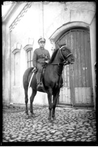 Narcyz Witczak-Witaczyński - Szwoleżerowie konno w koszarach 1 Pułku Szwoleżerów (107-1069-70)