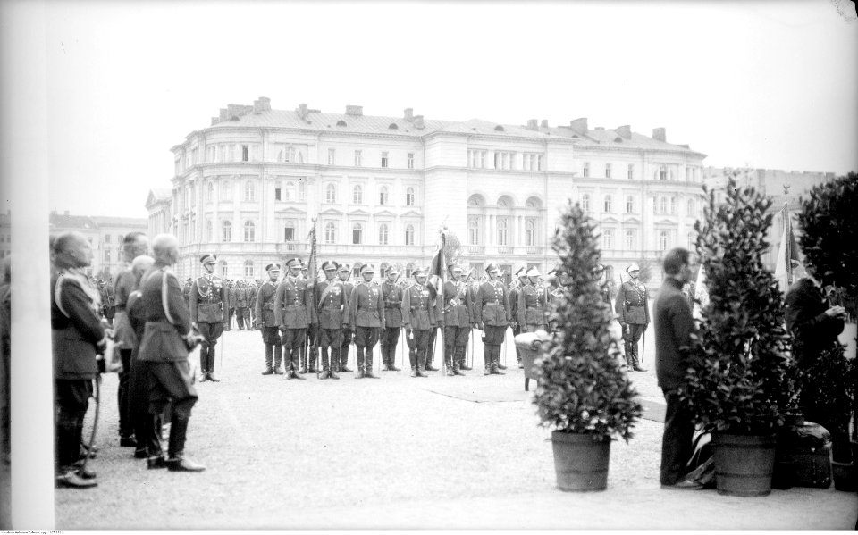 Narcyz Witczak-Witaczyński - Uroczystość jubileuszu 15-lecia wyruszenia ułańskiej siódemki Beliny - Prażmowskiego na placu marszałka Józefa Piłsudskiego w Warszawie (107-261-5)