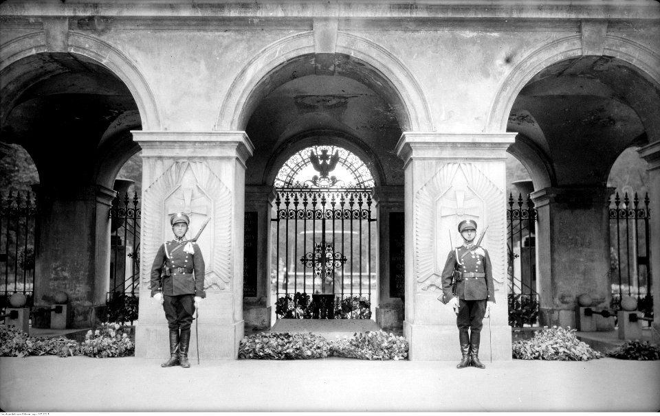 Narcyz Witczak-Witaczyński - Uroczystość jubileuszu 15-lecia wyruszenia ułańskiej siódemki Beliny - Prażmowskiego na placu marszałka Józefa Piłsudskiego w Warszawie (107-261-1)