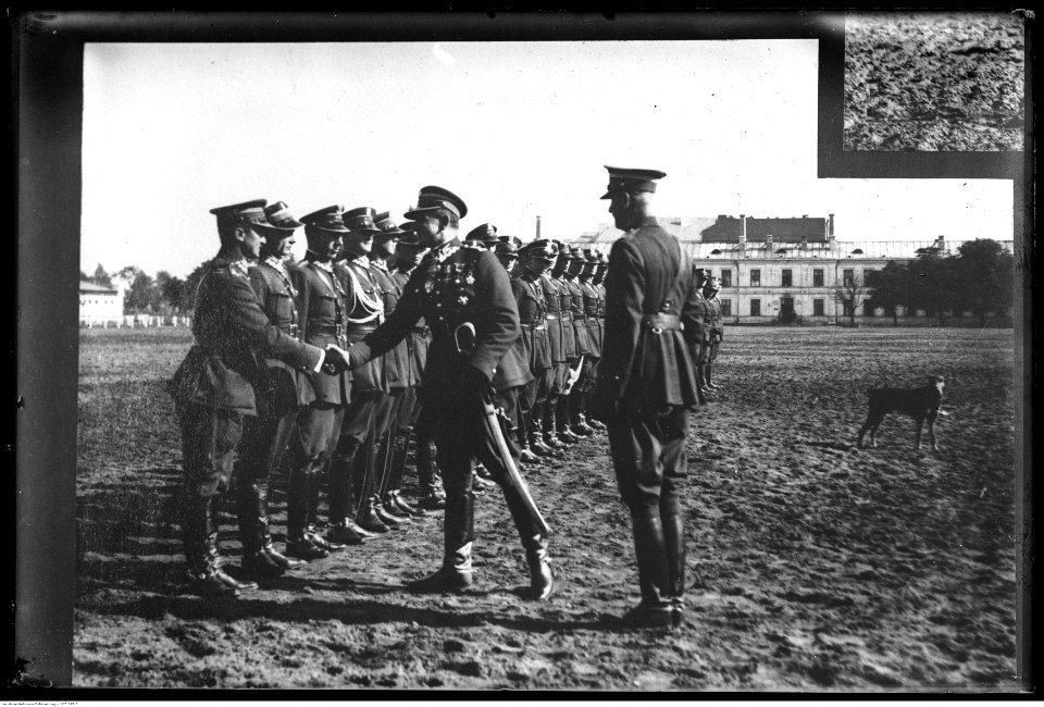 Narcyz Witczak-Witaczyński - Uroczystość z okazji objęcia dowództwa 1 Pułku Szwoleżerów przez ppłk Jana Karcza (107-215-9)