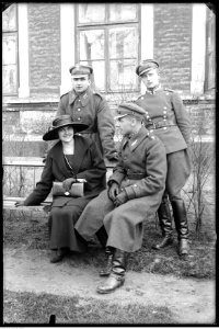 Narcyz Witczak-Witaczyński - Ułan Nerrig, ułan Rychliński, Zofia Iwańska i wachmistrz Narcyz Witczak-Witaczyński (107-1063)