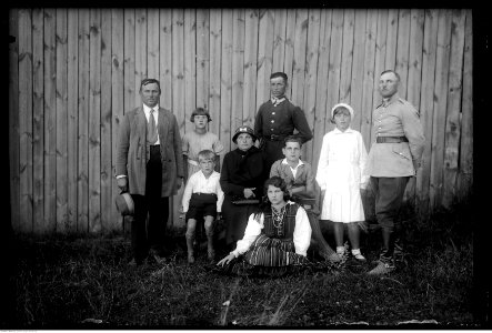 Narcyz Witczak-Witaczyński - Wachm. Kopiński z rodziną (107-573-2)