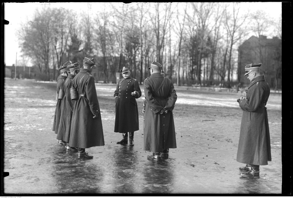Narcyz Witczak-Witaczyński - Wizyta gen. Aleksandra Osińskiego i gen. Bolesława Wieniawy-Długoszowskiego w 1 Pułku Strzelców Konnych (107-495-5)