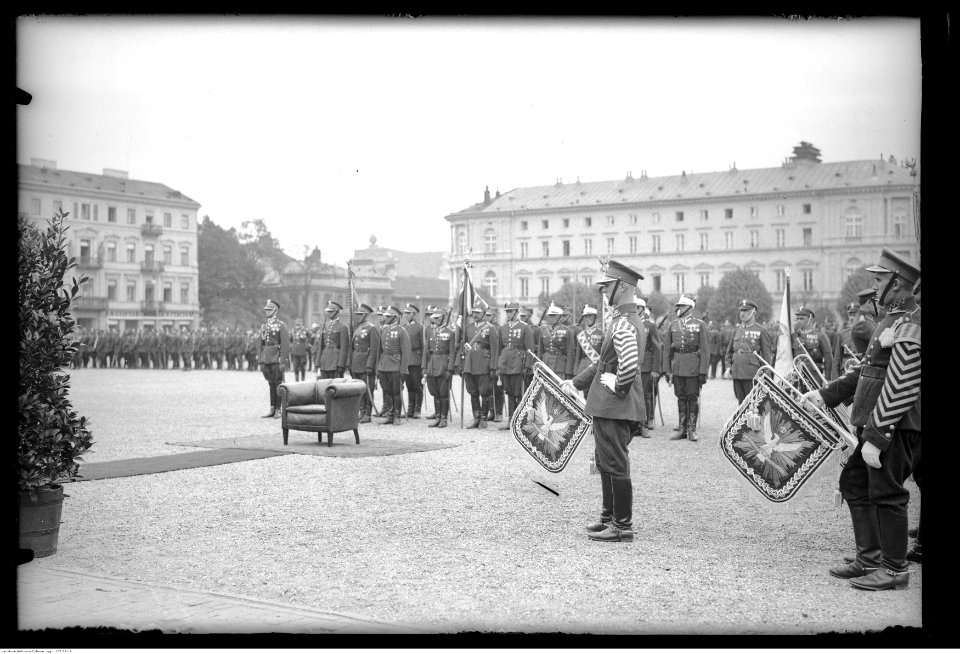 Narcyz Witczak-Witaczyński - Uroczystość jubileuszu 15-lecia wyruszenia ułańskiej siódemki Beliny - Prażmowskiego na placu marszałka Józefa Piłsudskiego w Warszawie (107-261-4)