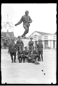 Narcyz Witczak-Witaczyński - Wycieczka wojskowych na Powszechnej Wystawie Krajowej w Poznaniu (107-244-4)