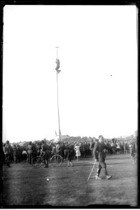 Narcyz Witczak-Witaczyński - Zabawa na błoniu w Garwolinie (107-651-5) photo