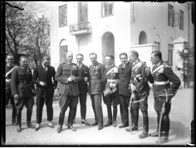 Narcyz Witczak-Witaczyński - Wręczanie chorągwi Oddziałowi Przybocznemu (107-61-21)
