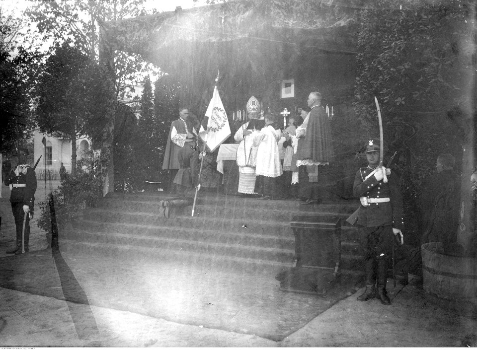 Narcyz Witczak-Witaczyński - Wręczanie chorągwi Oddziałowi Przybocznemu (107-61-9)