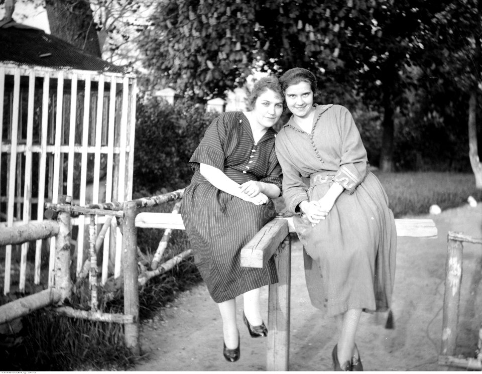 Narcyz Witczak-Witaczyński - Zofia Witczak-Witaczyńska, Narcyz Witczak-Witaczyński oraz nierozpoznane osoby (107-13-12)