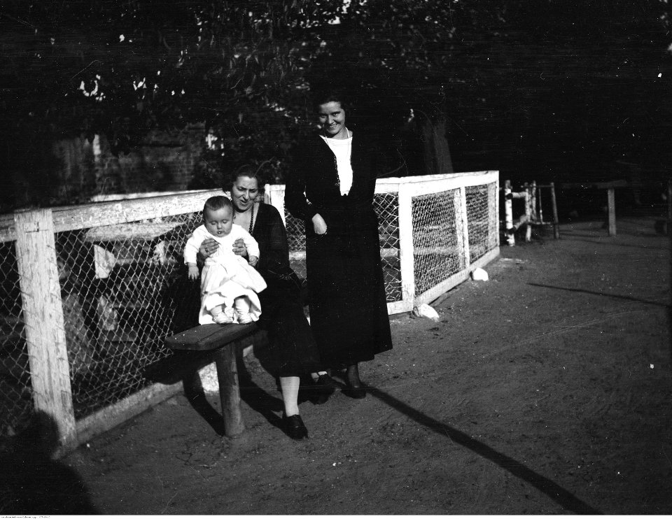 Narcyz Witczak-Witaczyński - Zofia Witczak-Witaczyńska, Narcyz Witczak-Witaczyński oraz nierozpoznane osoby (107-13-10)