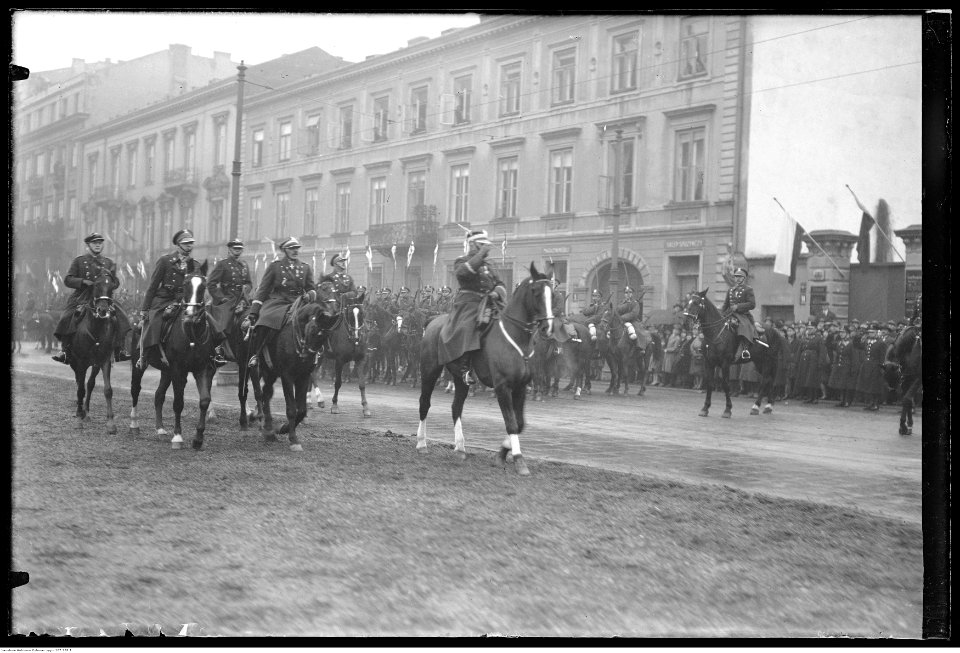 Narcyz Witczak-Witaczyński - Święto Niepodległości na placu Marszałka Józefa Piłsudskiego w Warszawie (107-293-1)