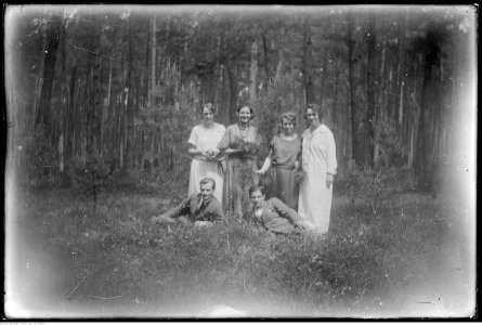 Narcyz Witczak-Witaczyński - Zofia Witczak-Witaczyńska i nierozpoznane osoby (107-1011-2)