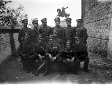 Narcyz Witczak-Witaczyński - Żołnierze Szwadronu Przybocznego Naczelnika Państwa podczas pobytu w Krakowie i Wieliczce (107-7-6)