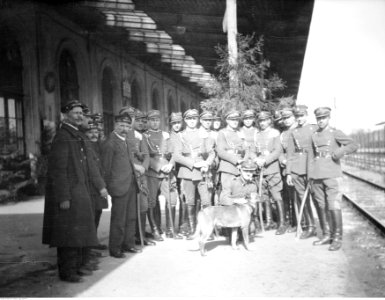 Narcyz Witczak-Witaczyński - Żołnierze Szwadronu Przybocznego Naczelnika Państwa podczas pobytu w Wilnie (107-3-1)