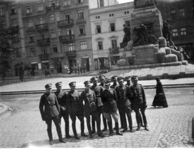 Narcyz Witczak-Witaczyński - Żołnierze Szwadronu Przybocznego Naczelnika Państwa podczas pobytu w Krakowie i Wieliczce (107-7-3)