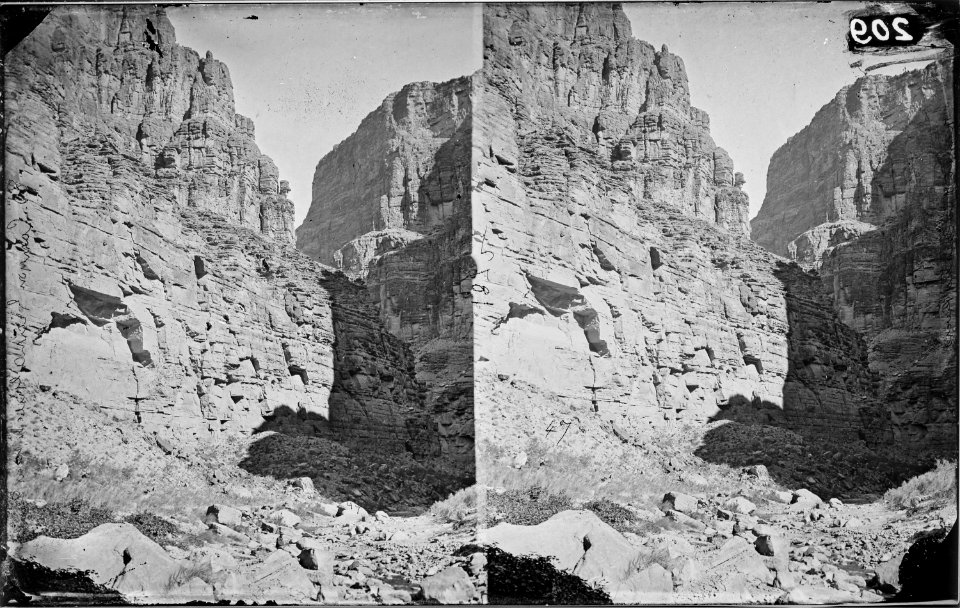 NEAR JUNCTION WITH GRAND CANYON OF THE COLORADO RIVER, WALLS 2500 FEET (PROJECTING ROCK), OR GRAND GULCH, ARIZONA - NARA - 523974