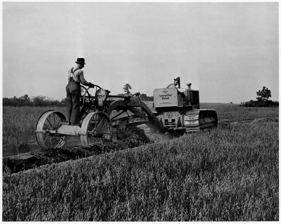Newberry County, South Carolina. Terracing outfit operated by Newberry County Agricultural Board. - NARA - 522694