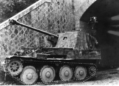 Niemiecki niszczyciel czołgów Marder III Ausf. M na froncie włoskim (2-2349)