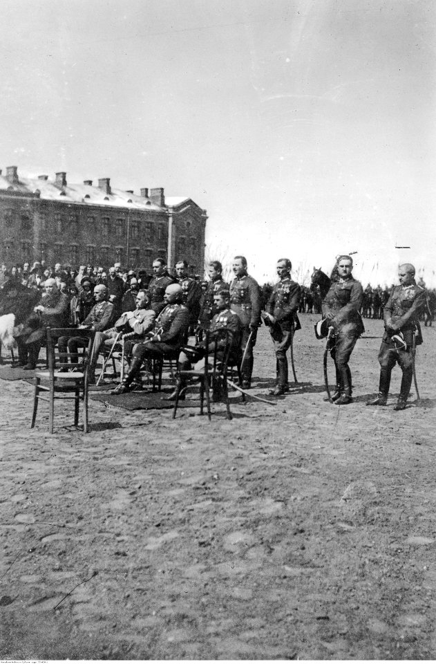 Nierozpoznana msza polowa z udziałem marszałka Józefa Piłsudskiego (22-426-1)