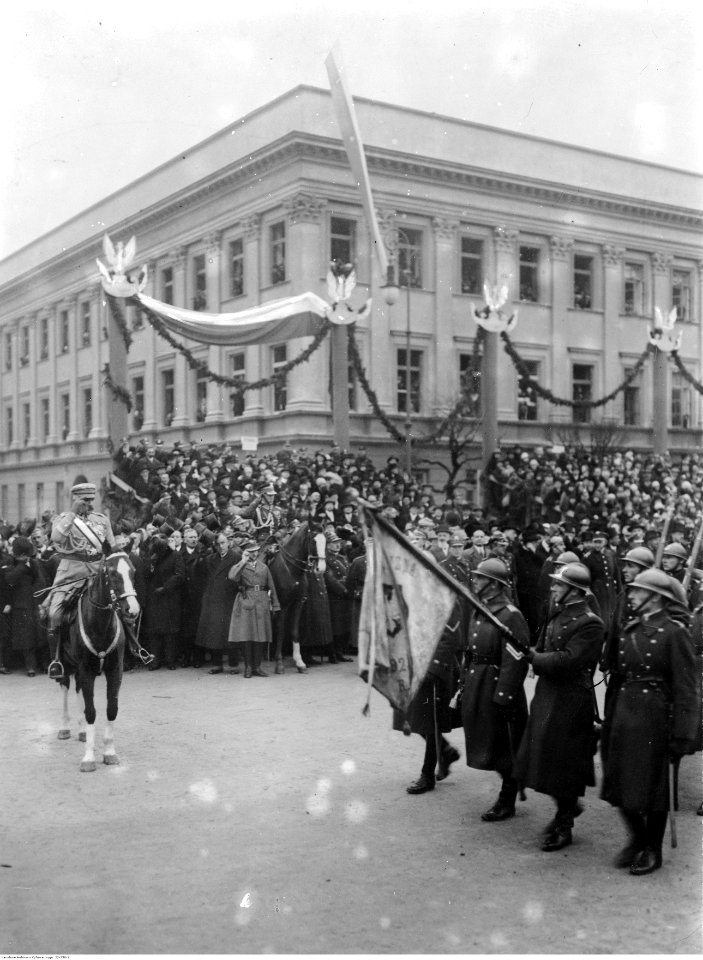 Obchody święta 11 listopada w Warszawie (22-258-1)