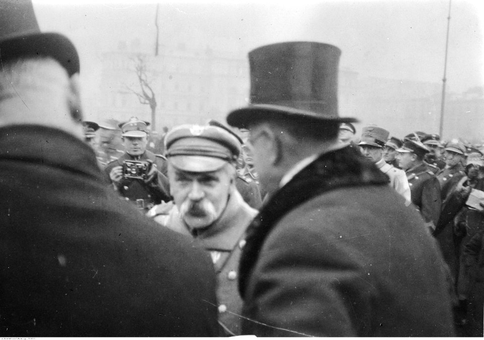 Obchody święta 11 listopada w Warszawie (22-260-3)