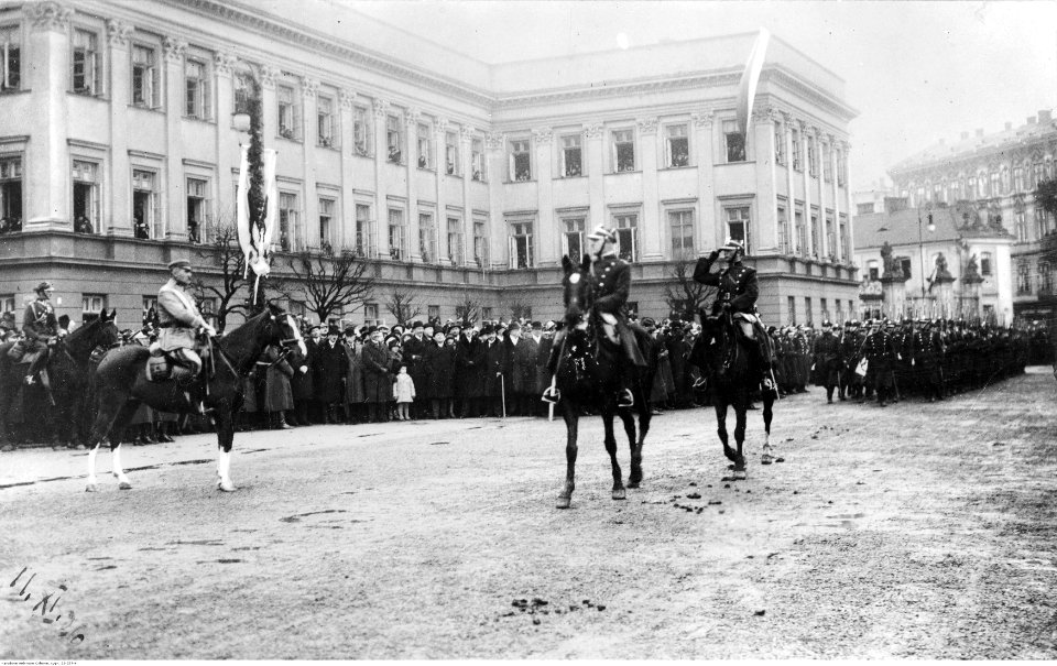 Obchody święta 11 listopada w Warszawie (22-257-4)