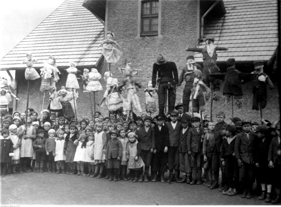 Obchód Marzanny w Paprocanach na Górnym Śląsku (1-F-139)