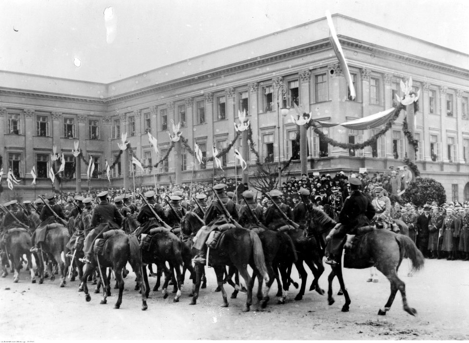 Obchody święta 11 listopada w Warszawie (22-258-3)