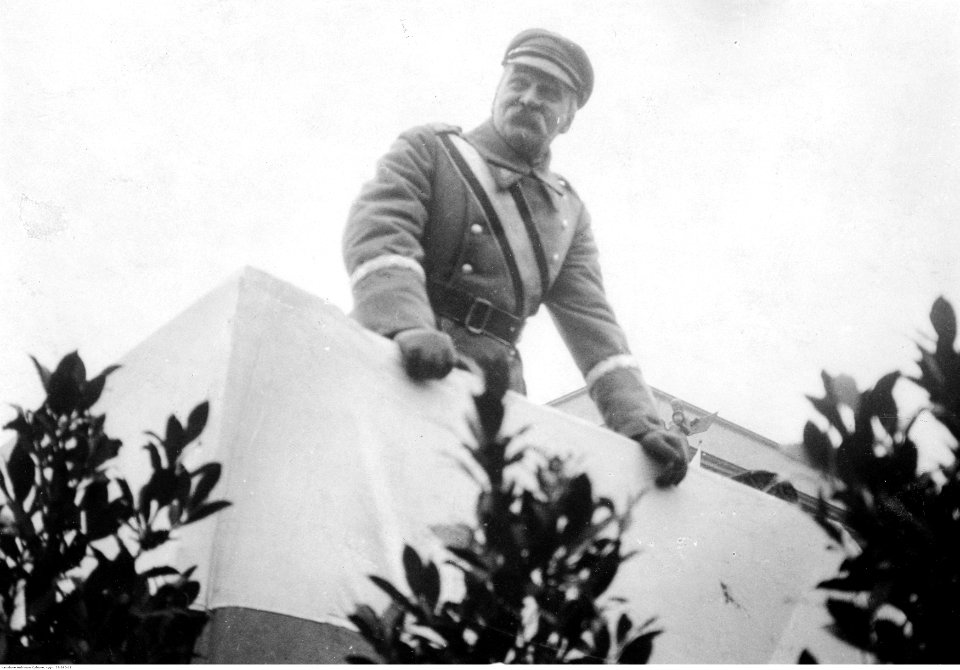Obchody święta 11 listopada w Warszawie (22-260-11)