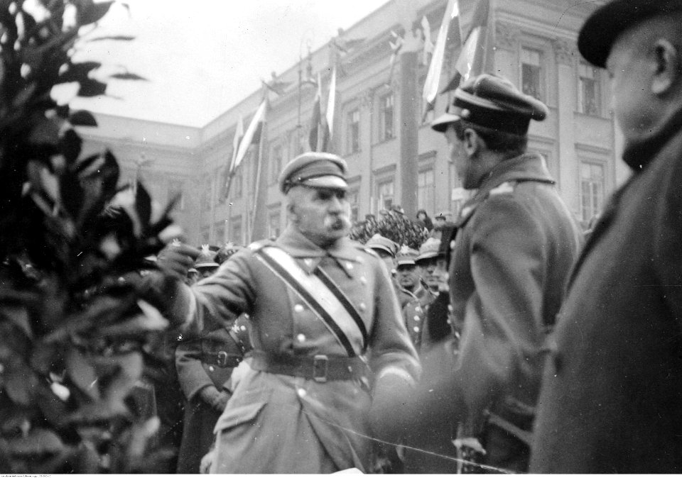 Obchody święta 11 listopada w Warszawie (22-260-10)
