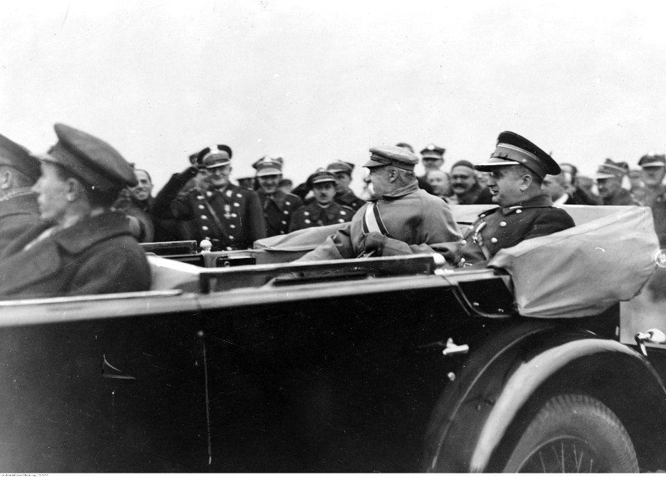 Obchody święta 11 listopada w Warszawie (22-265-2)