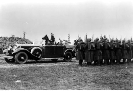 Obchody święta 11 listopada w Warszawie (22-265-1)