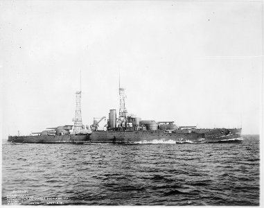 Oklahoma (BB37). Starboard bow, underway, 01-15-1916