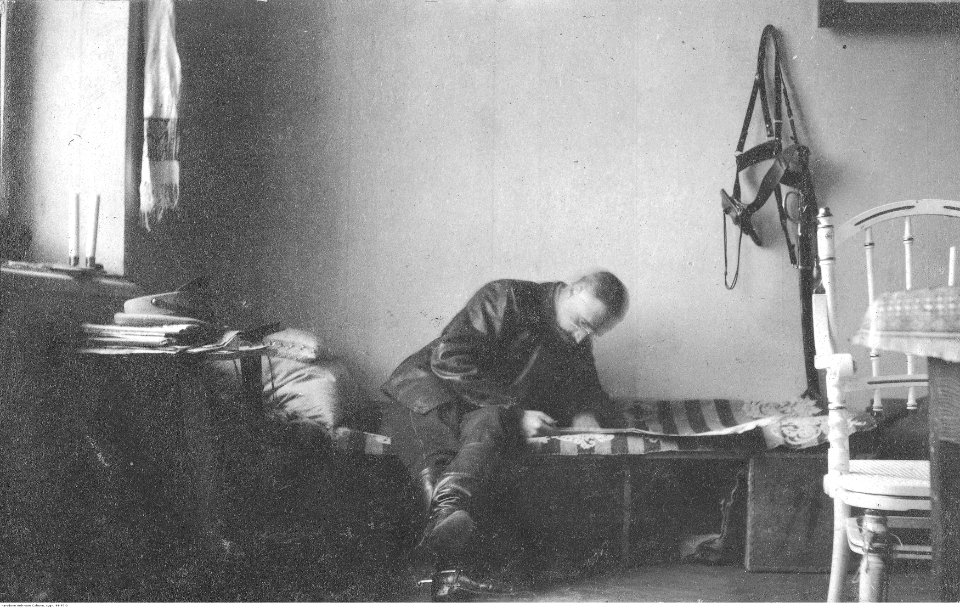 Oficerowie rosyjskiego 12 Dywizjonu Artylerii Moździerzy w Długoszyjach na Wołyniu (94-97-3)