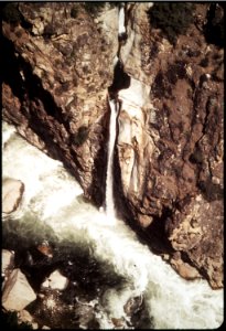 ONE OF THE WATERFALLS ALONG THE UPPER KINGS RIVER IN AN INACCESSIBLE GORGE. A DAM IS PROPOSED FOR - NARA - 542699
