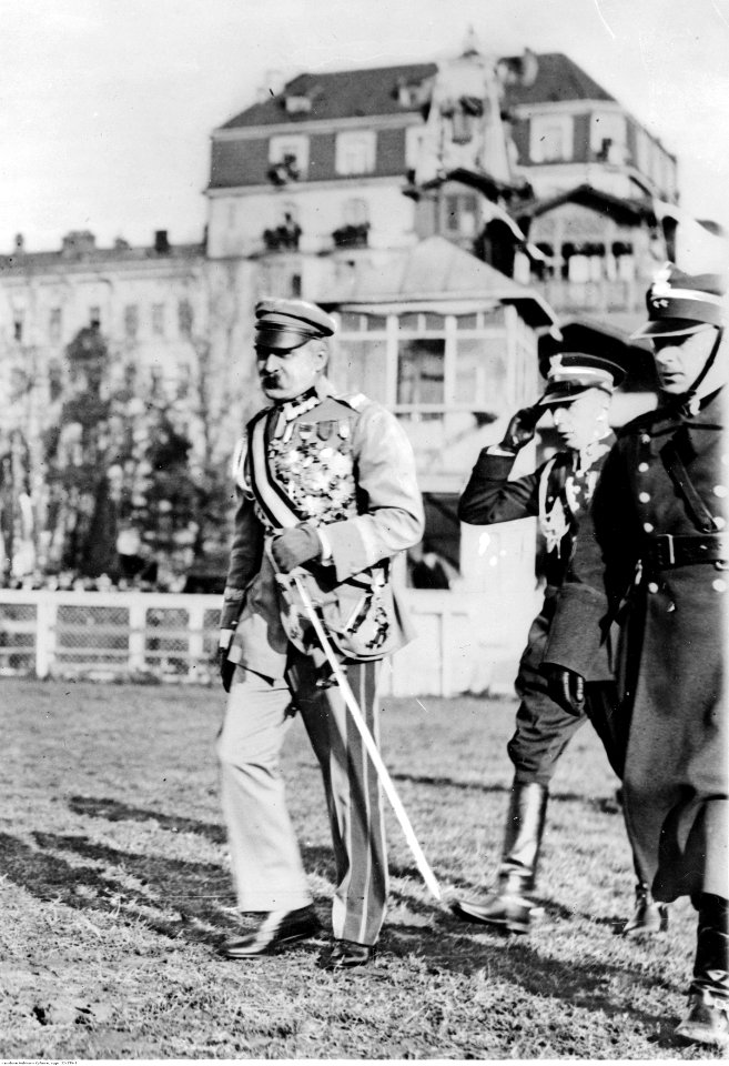 Obchody święta 11 listopada w Warszawie (22-259-3)