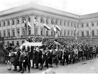 Obchody święta 11 listopada w Warszawie (22-260-14)