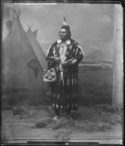 Paloos, full length portrait - NARA - 523814