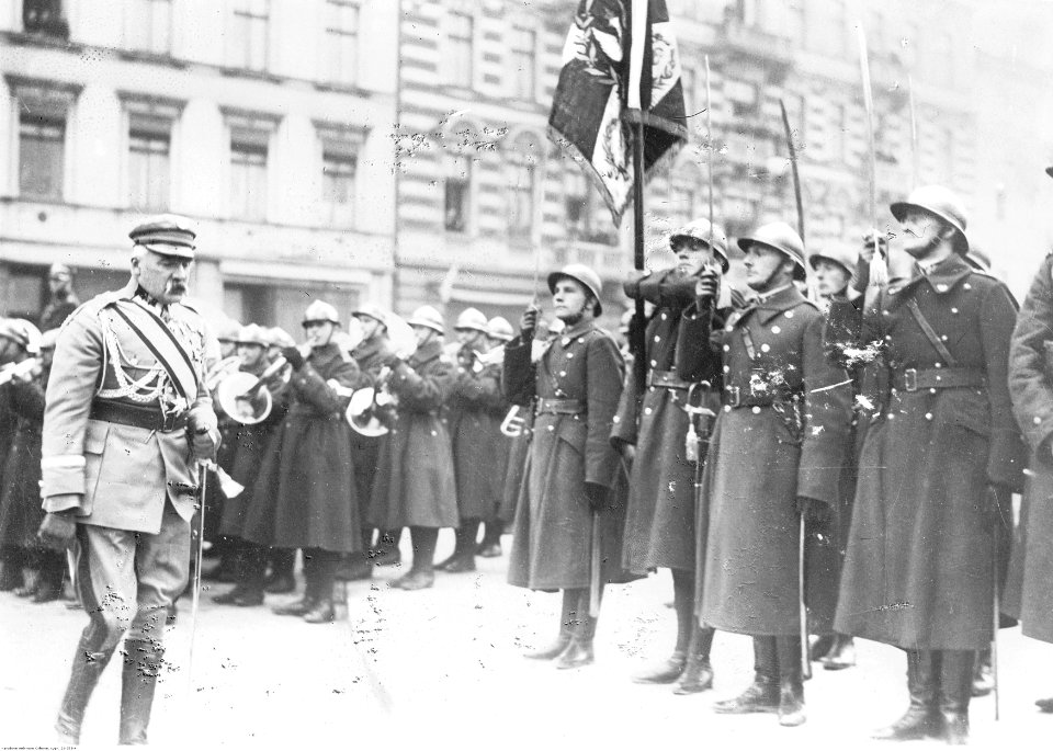 Obchody święta 11 listopada w Warszawie (22-258-4)